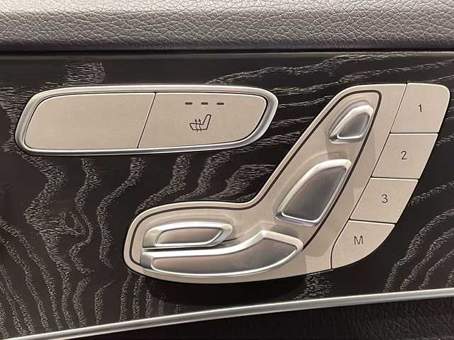 メルセデス・ベンツ Ｃ２００ 新潟県 2019(令1)年 4.3万km ポーラホワイト アクティブブレーキアシスト/レーンチェンジアシスト/メモリー付パワーシート（D席/N席）/純正ナビ/ヘッドアップディスプレイ/バックカメラ/アイドリングストップ/ASCD/プッシュスタート/ETC/パワーバックドア/EPS/アクティブブレーキアシスト/レーンチェンジアシスト/ヒーターシート/インテリジェントキー