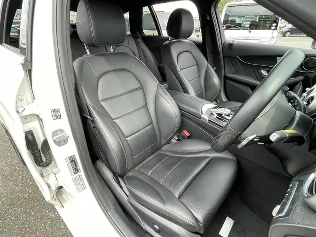 メルセデス・ベンツ Ｃ２００ 4マチック ローレウスED スポーツプラスPKG 青森県 2019(令1)年 4.3万km ポーラホワイト メモリー付パワーシート(D席/N席)/純正ナビ/バックカメラ/アイドリングストップ/ASCD/プッシュスタート/ETC/パワーバックドア/EPS/アクティブブレーキアシスト/レーンチェンジアシスト/ヒーターシート/インテリジェントキー