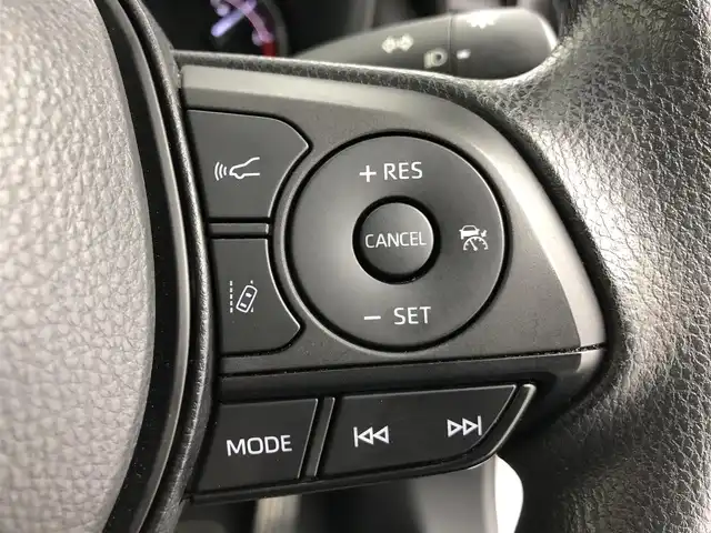 トヨタ ＲＡＶ４ X 愛知県 2023(令5)年 3.1万km シルバーメタリック ナビ　/バックカメラ　/ＢＳＭ　/クルコン　/ＭＴモード　/ＥＴＣ２．０　/タイプＣ　/オートハイビーム　/前後ドラレコ　/前後ソナー　/アルミホイール　/スマートキー　/ルーフレール　/保証書　/取説　/スペアキー