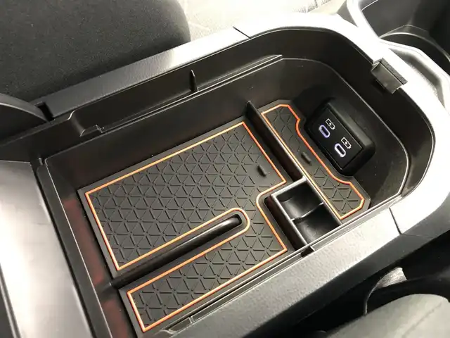 トヨタ ＲＡＶ４ X 愛知県 2023(令5)年 3.1万km シルバーメタリック ナビ　/バックカメラ　/ＢＳＭ　/クルコン　/ＭＴモード　/ＥＴＣ２．０　/タイプＣ　/オートハイビーム　/前後ドラレコ　/前後ソナー　/アルミホイール　/スマートキー　/ルーフレール　/保証書　/取説　/スペアキー
