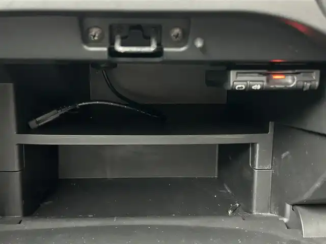 日産 ノート e－パワー X 新潟県 2017(平29)年 4.9万km ブリリアントホワイトパール 衝突軽減/全方位カメラ/純正ナビ/(AM/FM/CD/DVD/BT/フルセグ)/ETC/デジタルインナーミラー/社外ドライブレコーダー/コーナーセンサー/アイドリングストップ/AUTOライト/ハロゲンヘッドライト/横滑り防止/プッシュスタート/スマートキー