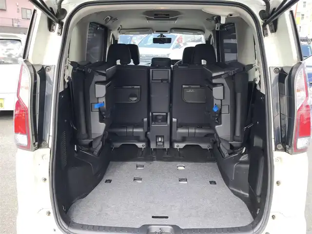 日産 セレナ ハイウェイスター 熊本県 2017(平29)年 12.6万km ブリリアントホワイトパール 純正ナビ（MM316D-W）/【フルセグTV/Bluetooth/CD/DVD】/バックカメラ/フリップダウンモニター/両側パワースライドドア/衝突軽減ブレーキ/クルーズコントロール/ビークルダイナミクスコントロール/オートLEDヘッドライト/純正15インチアルミホイール/ドライブレコーダー前後