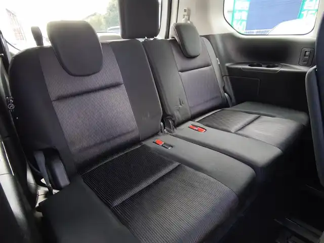 日産 セレナ ハイウェイスター 熊本県 2017(平29)年 12.6万km ブリリアントホワイトパール 純正ナビ（MM316D-W）/【フルセグTV/Bluetooth/CD/DVD】/バックカメラ/フリップダウンモニター/両側パワースライドドア/衝突軽減ブレーキ/クルーズコントロール/ビークルダイナミクスコントロール/オートLEDヘッドライト/純正15インチアルミホイール/ドライブレコーダー前後