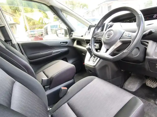 日産 セレナ ハイウェイスター 熊本県 2017(平29)年 12.6万km ブリリアントホワイトパール 純正ナビ（MM316D-W）/【フルセグTV/Bluetooth/CD/DVD】/バックカメラ/フリップダウンモニター/両側パワースライドドア/衝突軽減ブレーキ/クルーズコントロール/ビークルダイナミクスコントロール/オートLEDヘッドライト/純正15インチアルミホイール/ドライブレコーダー前後