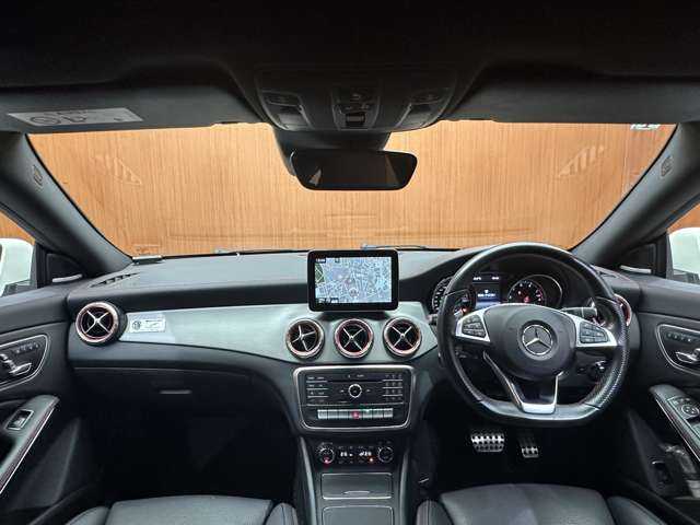 メルセデス・ベンツ ＣＬＡ１８０ Sブレイク　スポーツ 千葉県 2017(平29)年 6.8万km カルサイトホワイト ＡＭＧレザーエクスクルーシブＰＫＧ　/パノラマＳＲ　/黒革シート　/ＡＣＣ　/ナビ　/ＴＶ　/Ｂｌｕｅｔｏｏｔｈ接続　/Ｂカメラ　/シートヒーター　/電動リアゲート　/ＬＥＤライト　/衝突軽減Ｂ　/ＢＳＭ　/ＬＫＡ　/ＥＴＣ