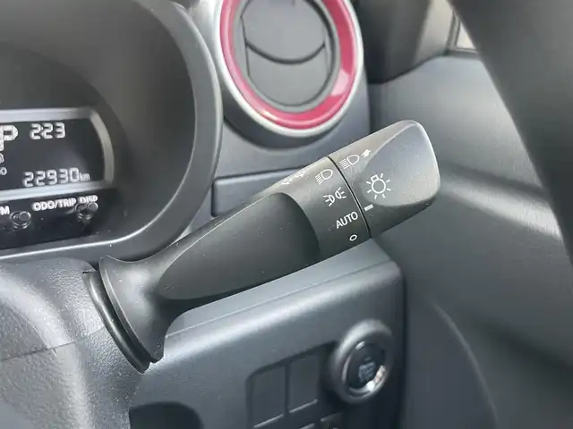 トヨタ パッソ モーダ　S 静岡県 2018(平30)年 2.3万km パールホワイトⅢ 1オーナー　/衝突軽減警告　/LEDライト　/オートライト /リアセンサー /電動格納ドアミラー　/ドアバイザー　/フロアマット　/スマートキー  /スペアキー  /保証書　/取説