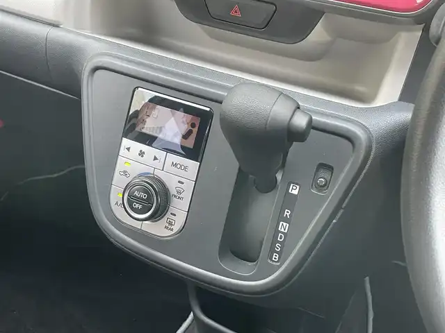 トヨタ パッソ モーダ　S 静岡県 2018(平30)年 2.3万km パールホワイトⅢ 1オーナー　/衝突軽減警告　/LEDライト　/オートライト /リアセンサー /電動格納ドアミラー　/ドアバイザー　/フロアマット　/スマートキー  /スペアキー  /保証書　/取説