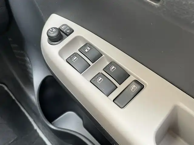 トヨタ パッソ モーダ　S 静岡県 2018(平30)年 2.3万km パールホワイトⅢ 1オーナー　/衝突軽減警告　/LEDライト　/オートライト /リアセンサー /電動格納ドアミラー　/ドアバイザー　/フロアマット　/スマートキー  /スペアキー  /保証書　/取説