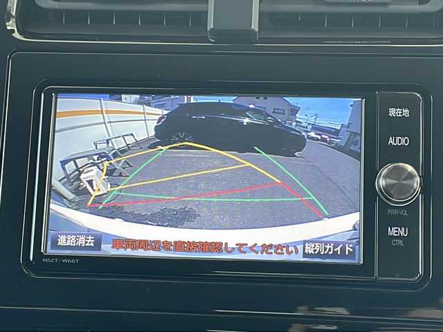 トヨタ プリウス A 愛知県 2017(平29)年 6.7万km ホワイトパールクリスタルシャイン /禁煙車//ワンオーナー//純正ナビ//フルセグ/Bluetooth/CD/DVD/MSV/SD//ステア連動バックカメラ//ビルトインETC//トヨタセーフティセンス//プリクラッシュセーフティ//レーンディパーチャーアラート//オートマチックハイビーム//レーダークルーズコントロール//シンプルインテリジェントパーキングアシスト//クリアランスソナー//インテリジェントクリアランスソナー//ヘッドアップディスプレイ//ブラインドスポットモニター//ふらつき検知//ドライブモード//PWR/ECO/NORMAL//EVモード//LEDオートヘッドライト//フォグランプ//TRC//純正15インチアルミホイール//車両接近通報一時停止スイッチ//プッシュスタート//スペアスマートキー//革巻きステアリング//ステアリングリモコン//チルト＆テレスコピックステアリング//オートリトラクタブルウィンカーミラー//純正フロアマット//トノカバー//シートリフター//自動防眩ミラー//保証書//取扱説明書//ナビ取扱説明書//点検整備記録簿H29.30.R1.2.3.4.5