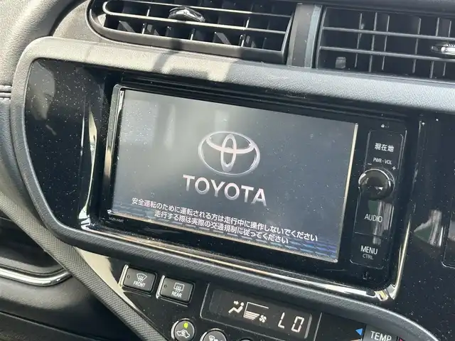 トヨタ アクア G G’s 静岡県 2016(平28)年 6.8万km イエロー トヨタセーフティセンスＣ/純正ＳＤナビ/バックカメラ/ＢＴオーディオ/フルセグＴＶ/ＥＴＣ/クルコン/専用ハーフレザーシート/オートハイビーム/ＬＥＤヘッドライト/ＬＤＡ/プリクラッシュ/Gzフロアマット/専用１７ＡＷ