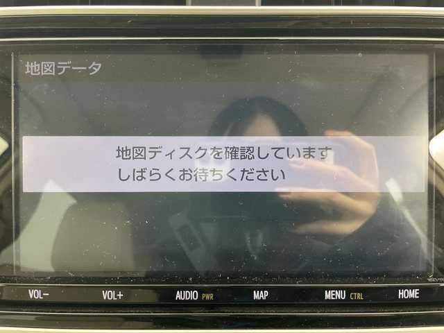 トヨタ ランドクルーザー プラド TX Lパッケージ 道央・札幌 2022(令4)年 4.9万km ホワイトパールクリスタルシャイン ・4WD/・サンルーフ/・純正ナビ/・BT&CD&DVD&フルセグTV/・バックカメラ/・トヨタセーフティセンス/・アダプティブクルーズコントロール/・レザーシート/・1.3列目パワーシート/・3列目電動格納/・全席シートヒーター&ベンチレーション/・ドアミラーヒーター/・純正ビルトインETC/・LEDライト&フォグ/・オートライト/・オートマチックハイビーム/・プッシュスタート/・スマートキー×2
