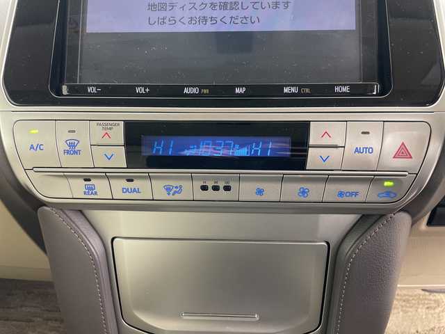 トヨタ ランドクルーザー プラド TX Lパッケージ 道央・札幌 2022(令4)年 4.9万km ホワイトパールクリスタルシャイン ・4WD/・サンルーフ/・純正ナビ/・BT&CD&DVD&フルセグTV/・バックカメラ/・トヨタセーフティセンス/・アダプティブクルーズコントロール/・レザーシート/・1.3列目パワーシート/・3列目電動格納/・全席シートヒーター&ベンチレーション/・ドアミラーヒーター/・純正ビルトインETC/・LEDライト&フォグ/・オートライト/・オートマチックハイビーム/・プッシュスタート/・スマートキー×2
