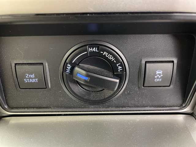 トヨタ ランドクルーザー プラド TX Lパッケージ 道央・札幌 2022(令4)年 4.9万km ホワイトパールクリスタルシャイン ・4WD/・サンルーフ/・純正ナビ/・BT&CD&DVD&フルセグTV/・バックカメラ/・トヨタセーフティセンス/・アダプティブクルーズコントロール/・レザーシート/・1.3列目パワーシート/・3列目電動格納/・全席シートヒーター&ベンチレーション/・ドアミラーヒーター/・純正ビルトインETC/・LEDライト&フォグ/・オートライト/・オートマチックハイビーム/・プッシュスタート/・スマートキー×2
