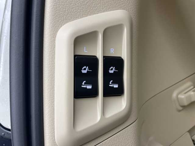 トヨタ ランドクルーザー プラド TX Lパッケージ 道央・札幌 2022(令4)年 4.9万km ホワイトパールクリスタルシャイン ・4WD/・サンルーフ/・純正ナビ/・BT&CD&DVD&フルセグTV/・バックカメラ/・トヨタセーフティセンス/・アダプティブクルーズコントロール/・レザーシート/・1.3列目パワーシート/・3列目電動格納/・全席シートヒーター&ベンチレーション/・ドアミラーヒーター/・純正ビルトインETC/・LEDライト&フォグ/・オートライト/・オートマチックハイビーム/・プッシュスタート/・スマートキー×2