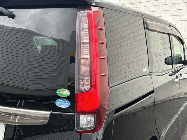 トヨタ ノア ハイブリッド Si ダブルバイビー 山形県 2016(平28)年 10.4万km ブラック 純正SDナビ/・フルセグTV/AM/FM/DVD/Bluetooth/衝突被害軽減ブレーキ/ドライブレコーダー/両側パワースライドドア/バックカメラ/レーンキープアシスト/クルーズコントロール/プリクラッシュセーフティ/オートライト/オートハイビーム/ETC/スマートキー/スペアキー/フォグランプ/冬タイヤ積載