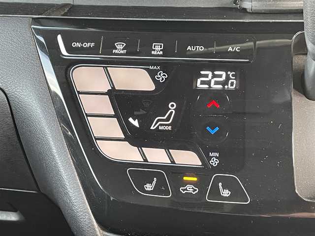 三菱 ｅＫクロススペース G 愛知県 2020(令2)年 8.1万km アメジストブラック/シルキーホワイト 社外SDナビ/Bluetooth　フルセグTV　バックカメラ/ヒルディセントコントロール/マイパイロット/ルーフキャリア/ドライブレコーダー/電動サイドブレーキ/社外フロアマット/純正アルミホイール/電動格納ミラー/コーナーセンサー