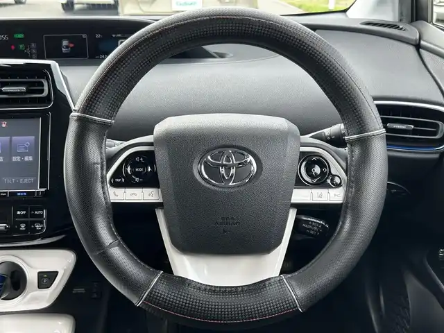 トヨタ プリウス A ツーリングセレクション 兵庫県 2016(平28)年 7万km ホワイトパールクリスタルシャイン 純正ナビ/フルセグTV/純正ドライブレコーダー/レーダークルーズコントロール　/レーンキープアシスト　/衝突軽減ブレーキ　/バックカメラ　/ブラインドスポットモニター　/シートヒーター/クリアランスソナー/パーキングアシスト/Bluetoothオーディオ/HUD/ＥＴＣ