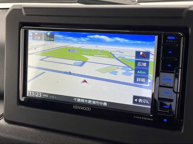 スズキ ジムニー XC 千葉県 2022(令4)年 0.9万km ブルーイッシュブラックパール3 禁煙車/ワンオーナー/純正メモリナビ(フルセグ・ＤＶＤ・ＣＤ・ＳＤ・ＢＴ・ＡＭＦＭ）/スズキセーフティーサポート/ETC　/バックカメラ/クルーズコントロール/社外DAMDフロントグリル、バンパー、フェンダーパネル、スペアタイヤカバー/ステアリングスイッチ/オートライト/LEDヘッドライト/フォグランプ/前席シートヒーター/レーンキープアシスト/アイドリングストップ/ウィンカーミラー/ドアバイザー/取扱説明書