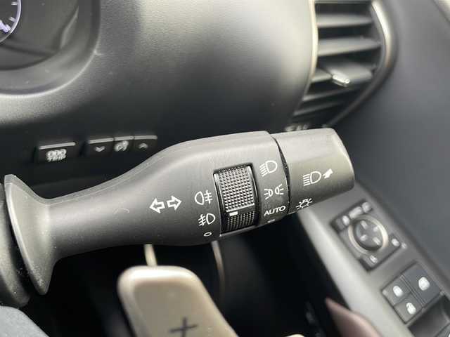 レクサス ＮＸ 300 Iパッケージ 道東・釧路十勝 2018(平30)年 8.1万km ソニッククォーツ 4WD/ワンオーナー/純正10.1インチワイドナビ/　(CD/DVD/BT)/フルセグTV/全方位モニター/バックカメラ/パワーバックドア/プリクラッシュセーフティ/レーンキープアシスト/レーダークルーズコントロール/オートハイビーム/BSM/ビルドイン2.0ETC/前席シートヒーター/前席パワーシート/ハンドルヒーター/前後コーナーセンサー/社外前ドライブレコーダー/赤レザーシート/パドルシフト/メモリシート/純正AWスタッドレスセット積込(225/65R17)/シーケンシャルウィンカー/LEDヘッドライト/LEDフォグ/ヘッドライトウォッシャー/ブレーキホールド/スペアキー/カードキー/取扱説明書/保証書