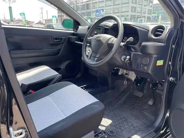 ダイハツ ミラ イース L 島根県 2021(令3)年 2.6万km ブラックマイカメタリック アイドリングストップ/パワーウインドウ/パワーステアリング/横滑り防止装置/盗難防止装置/純正オーディオ/純正フロアマット/オートライト/リモコンキー/ドアバイザー/ヘッドライトレベライザー