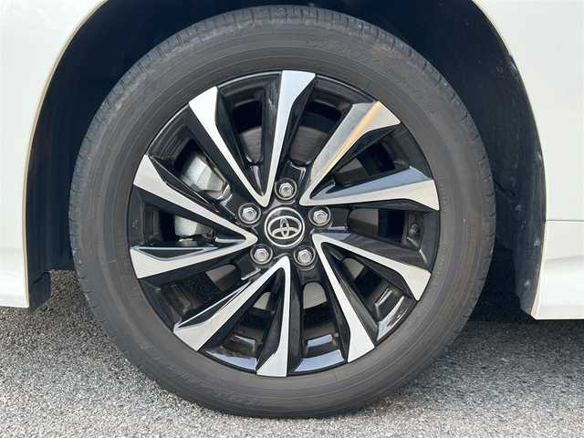 トヨタ ノア S－Z 大阪府 2022(令4)年 1.8万km ホワイトパールクリスタルシャイン ワンオーナー/快適利便パッケージ（High）/・ハンズフリーデュアルパワースライドドア【挟み込み防止機能付】/・パワーバックドア【停止位置メモリー機能】/・ナノイーX/・ステイリングヒーター/・キャプテンシート/・オットマン（シートヒーター付き）/純正10.5インチディスプレイオーディオPlus/・コネクティッドナビ対応/・TVフルセグ/CD/DVD/・HDMI/BT/AppleCarPlay/ブラインドスポットモニター【BSM】/　+安心降車アシスト（ドアオープン制御付き）【SEA】/ユニバーサルステップ/ETC2.0/前後ドライブレコーダー（TZ-DR210）/ToyotaSafetySense/・プリクラッシュセーフティー/・緊急時操舵支援/・フロントクロストラフィックアラート【FCTA】/・レーンチェンジアシスト【LCA】/・レーントレーシングアシスト【LTA】/・レーンディパーチャーアラート【LDA】/・レーダークルーズコントロール【全車速追従機能】/・アダプティブハイビームシステム【AHB】/・オートマチックハイビーム【AHB】/・ロードサインアシスト【RSA】/・ドライバー異常時対応システム/・プロアクティブドライビングアシスト【PDA】/・発進遅れ告知機能【TMN】