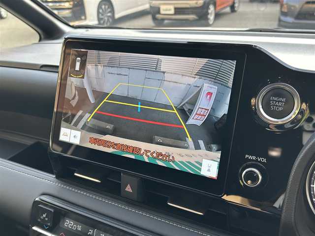 トヨタ ノア S－Z 大阪府 2022(令4)年 1.8万km ホワイトパールクリスタルシャイン ワンオーナー/快適利便パッケージ（High）/・ハンズフリーデュアルパワースライドドア【挟み込み防止機能付】/・パワーバックドア【停止位置メモリー機能】/・ナノイーX/・ステイリングヒーター/・キャプテンシート/・オットマン（シートヒーター付き）/純正10.5インチディスプレイオーディオPlus/・コネクティッドナビ対応/・TVフルセグ/CD/DVD/・HDMI/BT/AppleCarPlay/ブラインドスポットモニター【BSM】/　+安心降車アシスト（ドアオープン制御付き）【SEA】/ユニバーサルステップ/ETC2.0/前後ドライブレコーダー（TZ-DR210）/ToyotaSafetySense/・プリクラッシュセーフティー/・緊急時操舵支援/・フロントクロストラフィックアラート【FCTA】/・レーンチェンジアシスト【LCA】/・レーントレーシングアシスト【LTA】/・レーンディパーチャーアラート【LDA】/・レーダークルーズコントロール【全車速追従機能】/・アダプティブハイビームシステム【AHB】/・オートマチックハイビーム【AHB】/・ロードサインアシスト【RSA】/・ドライバー異常時対応システム/・プロアクティブドライビングアシスト【PDA】/・発進遅れ告知機能【TMN】