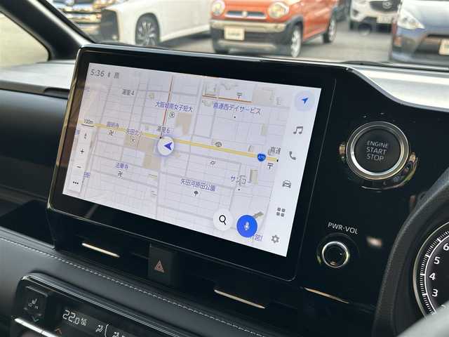 トヨタ ノア S－Z 大阪府 2022(令4)年 1.8万km ホワイトパールクリスタルシャイン ワンオーナー/快適利便パッケージ（High）/・ハンズフリーデュアルパワースライドドア【挟み込み防止機能付】/・パワーバックドア【停止位置メモリー機能】/・ナノイーX/・ステイリングヒーター/・キャプテンシート/・オットマン（シートヒーター付き）/純正10.5インチディスプレイオーディオPlus/・コネクティッドナビ対応/・TVフルセグ/CD/DVD/・HDMI/BT/AppleCarPlay/ブラインドスポットモニター【BSM】/　+安心降車アシスト（ドアオープン制御付き）【SEA】/ユニバーサルステップ/ETC2.0/前後ドライブレコーダー（TZ-DR210）/ToyotaSafetySense/・プリクラッシュセーフティー/・緊急時操舵支援/・フロントクロストラフィックアラート【FCTA】/・レーンチェンジアシスト【LCA】/・レーントレーシングアシスト【LTA】/・レーンディパーチャーアラート【LDA】/・レーダークルーズコントロール【全車速追従機能】/・アダプティブハイビームシステム【AHB】/・オートマチックハイビーム【AHB】/・ロードサインアシスト【RSA】/・ドライバー異常時対応システム/・プロアクティブドライビングアシスト【PDA】/・発進遅れ告知機能【TMN】