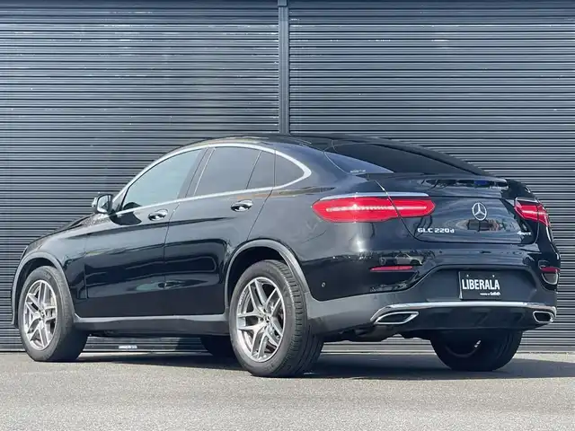 メルセデス・ベンツ ＧＬＣ２２０ d 4マチック クーペ スポーツ 山梨県 2018(平30)年 5.5万km オブシディアンブラック ワンオーナー/レーダーセーフティP/HUD/360カメラ/キーレスゴー/黒半革/前席パワーシート/全席シートＨ/純正ＨＤＤナビ/ＣＤ/ＤＶＤ/フルセグ/ＥＴＣ/ＬＥＤヘッドライト/インテリジェントライト/純正ドラレコ/純正１９インチアルミ