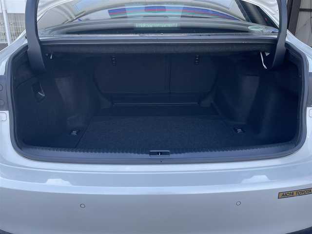 レクサス ＩＳ 300h 愛知県 2014(平26)年 11.8万km ホワイトパールクリスタルシャイン /禁煙車//メーカーメモリーナビ//フルセグTV/USB/BT/SD/SDREC/CD/DVD//バックカメラ//ETC//プッシュスタート//スマートキー//前方ドライブレコーダー//オートLEDヘッドライト//フォグランプ//革巻きステアリング//ステアリングスイッチ//電動ステアリングチルト＆テレスコピック機構//パドルシフト//クルーズコントロール//シートヒーター//ハーフレザーシート//パワーシート//横滑り防止//衝突軽減システム//オートワイパー//純正ドアバイザー//純正フロアマット//ドアカーテシランプ//ウィンカーミラー//バニティランプ付バイザー//ISOFIX//リヤスモークフィルム//純正17インチアルミホイール