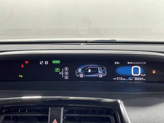 トヨタ プリウス A 沖縄県 2017(平29)年 3.6万km スティールブロンドM 県外仕入れ　/禁煙車　/社外９インチナビ[X9V]　/（フルセグＴＶ　ＣＤ　ＤＶＤ　Ｂｌｕｅｔｏｏｔｈ）/バックカメラ/ブラインドスポットモニター　/ヘッドアップディスプレイ/ビルトインＥＴＣ　/前方ドライブレコーダー　/Toyota Safety Sense/・プリクラッシュセーフティセンス/・レーンディパーチャーアラート/・オートマチックハイビーム/ステアリングスイッチ/LEDヘッドライト/スマートキー