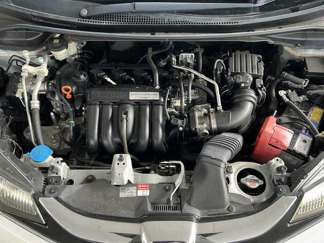 ホンダ フィット 13G Fパッケージ 岐阜県 2016(平28)年 6万km プレミアムホワイトパールⅡ /社外メモリナビ(AVIC-RZ33)/(USB/SD/TV/DVD/CD)//バックカメラ//前方ドライブレコーダー//ＥＴＣ//ＬＥＤヘッドライト//スマートキー//スペアキーx1//フロアマット//ＥＣＯＮ