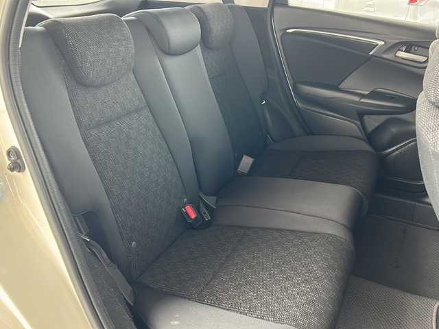 ホンダ フィット 13G Fパッケージ 岐阜県 2016(平28)年 6万km プレミアムホワイトパールⅡ /社外メモリナビ(AVIC-RZ33)/(USB/SD/TV/DVD/CD)//バックカメラ//前方ドライブレコーダー//ＥＴＣ//ＬＥＤヘッドライト//スマートキー//スペアキーx1//フロアマット//ＥＣＯＮ