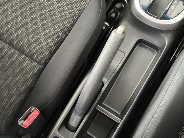 ホンダ フィット 13G Fパッケージ 岐阜県 2016(平28)年 6万km プレミアムホワイトパールⅡ /社外メモリナビ(AVIC-RZ33)/(USB/SD/TV/DVD/CD)//バックカメラ//前方ドライブレコーダー//ＥＴＣ//ＬＥＤヘッドライト//スマートキー//スペアキーx1//フロアマット//ＥＣＯＮ