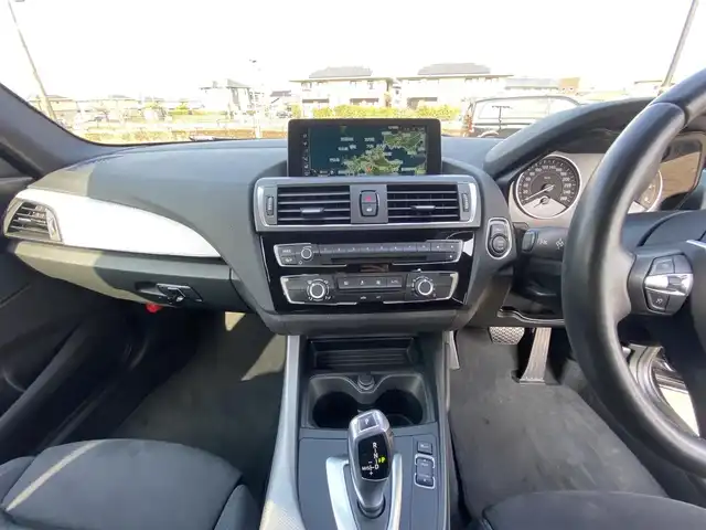 ＢＭＷ １１８ｄ Mスポーツ 福岡県 2017(平29)年 3.1万km 黒 ・クルーズコントロール/・純正HDDナビ/USB/Bluetooth/CD/DVD/AUX/・社外ドライブレコーダー/・ETC/・純正17AW/・プッシュスタート/・スマートキー/・LEDライト/・オートライト/・保証書/・取扱説明書