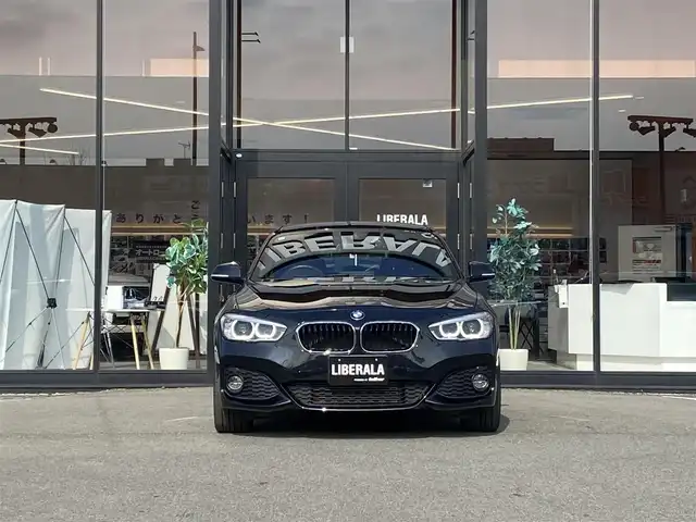 ＢＭＷ １１８ｄ Mスポーツ 福岡県 2017(平29)年 3.1万km 黒 ・クルーズコントロール/・純正HDDナビ/USB/Bluetooth/CD/DVD/AUX/・社外ドライブレコーダー/・ETC/・純正17AW/・プッシュスタート/・スマートキー/・LEDライト/・オートライト/・保証書/・取扱説明書