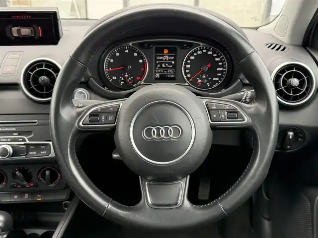 アウディ Ａ１ SB 1．0TFSI 道南・函館 2016(平28)年 5.4万km グレイシアホワイトメタリック 純正ナビ/衝突軽減ブレーキ/夏冬タイヤ/コーナーセンサー/フルセグＴＶ/アイドリングストップ/オートライト/プッシュスタート/ＨＩＤヘッドライト/横滑り防止装置/ＥＴＣ