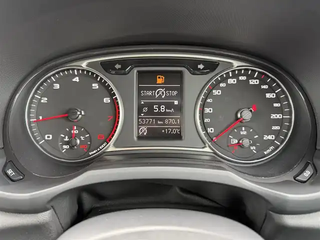 アウディ Ａ１ SB 1．0TFSI 道南・函館 2016(平28)年 5.4万km グレイシアホワイトメタリック 純正ナビ/衝突軽減ブレーキ/夏冬タイヤ/コーナーセンサー/フルセグＴＶ/アイドリングストップ/オートライト/プッシュスタート/ＨＩＤヘッドライト/横滑り防止装置/ＥＴＣ