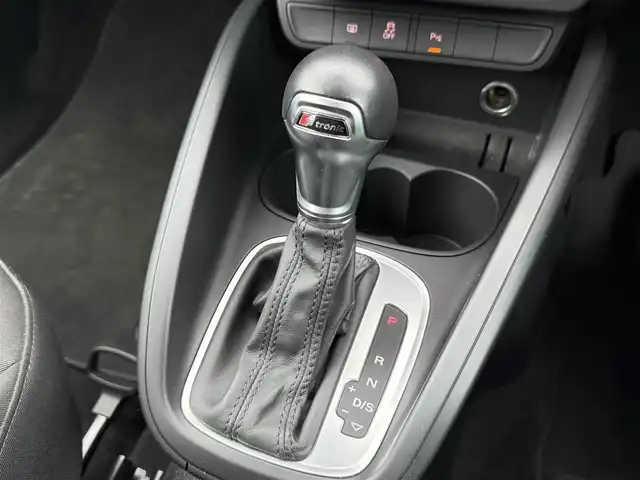 アウディ Ａ１ SB 1．0TFSI 道南・函館 2016(平28)年 5.4万km グレイシアホワイトメタリック 純正ナビ/衝突軽減ブレーキ/夏冬タイヤ/コーナーセンサー/フルセグＴＶ/アイドリングストップ/オートライト/プッシュスタート/ＨＩＤヘッドライト/横滑り防止装置/ＥＴＣ