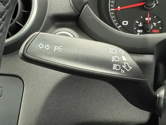 アウディ Ａ１ SB 1．0TFSI 道南・函館 2016(平28)年 5.4万km グレイシアホワイトメタリック 純正ナビ/衝突軽減ブレーキ/夏冬タイヤ/コーナーセンサー/フルセグＴＶ/アイドリングストップ/オートライト/プッシュスタート/ＨＩＤヘッドライト/横滑り防止装置/ＥＴＣ