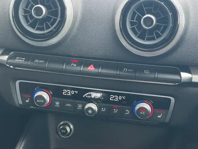 アウディ Ａ３ SB 30TFSI スポーツ 山梨県 2020(令2)年 2.8万km グレイシアホワイトメタリック 純正MMIナビ/フルセグ/Bluetooth/バックカメラ/バーチャルコックピット/パドルシフト/ACC/Audiプレセンス/Audiサイドアシスト/半革/シートヒーター /運転席パワーシート/LEDヘッドライト/ETC