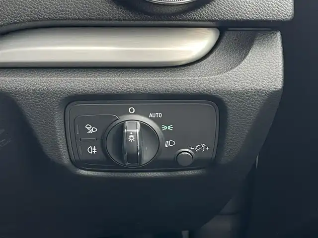 アウディ Ａ３ SB 30TFSI スポーツ 山梨県 2020(令2)年 2.8万km グレイシアホワイトメタリック 純正MMIナビ/フルセグ/Bluetooth/バックカメラ/バーチャルコックピット/パドルシフト/ACC/Audiプレセンス/Audiサイドアシスト/半革/シートヒーター /運転席パワーシート/LEDヘッドライト/ETC