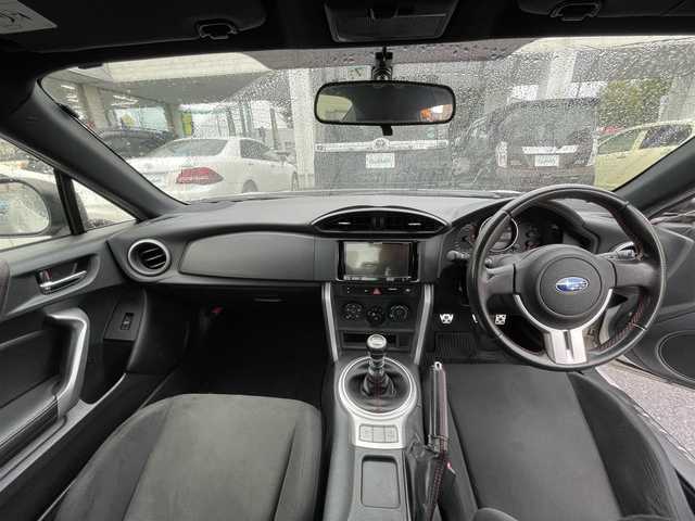 スバル ＢＲＺ R 群馬県 2016(平28)年 9万km クリスタルホワイトP 純正メモリナビゲーション/（CD/SD/BT/フルセグTV）/バックカメラ/キセノンライト/ETC/キーレスキー/純正フロアマット/社外18インチアルミホイール