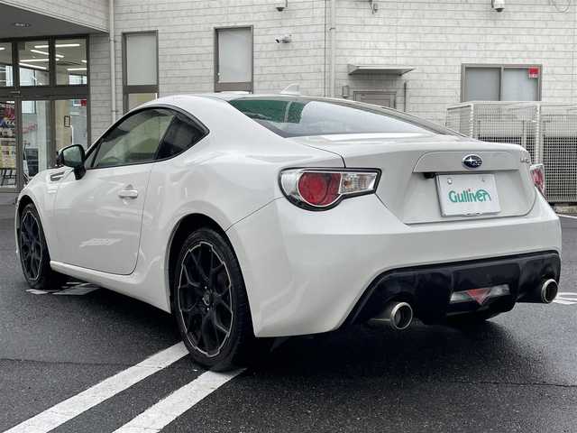 スバル ＢＲＺ R 群馬県 2016(平28)年 9万km クリスタルホワイトP 純正メモリナビゲーション/（CD/SD/BT/フルセグTV）/バックカメラ/キセノンライト/ETC/キーレスキー/純正フロアマット/社外18インチアルミホイール