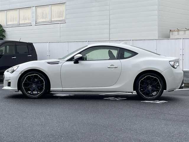 スバル ＢＲＺ R 群馬県 2016(平28)年 9万km クリスタルホワイトP 純正メモリナビゲーション/（CD/SD/BT/フルセグTV）/バックカメラ/キセノンライト/ETC/キーレスキー/純正フロアマット/社外18インチアルミホイール