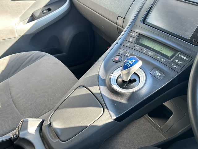 トヨタ プリウス S 鹿児島県 2010(平22)年 17.9万km スーパーホワイトⅡ セーフティセンス/社外ナビ/　　CD/DVD/BT/ワンセグ/バックカメラ/社外15インチアルミホイール/ステアリングスイッチ/アイドリングストップ/ISOFIX/スマートキー/ETC