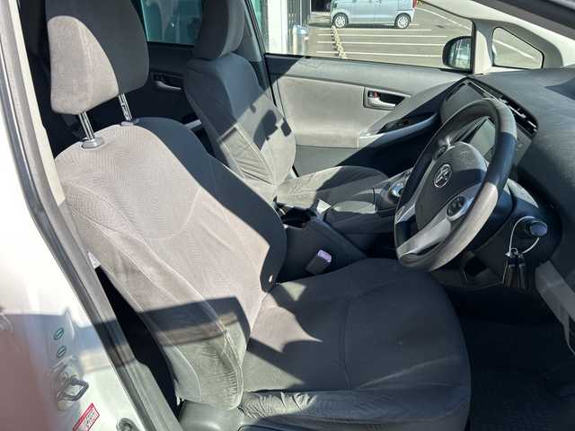 トヨタ プリウス S 鹿児島県 2010(平22)年 17.9万km スーパーホワイトⅡ セーフティセンス/社外ナビ/　　CD/DVD/BT/ワンセグ/バックカメラ/社外15インチアルミホイール/ステアリングスイッチ/アイドリングストップ/ISOFIX/スマートキー/ETC