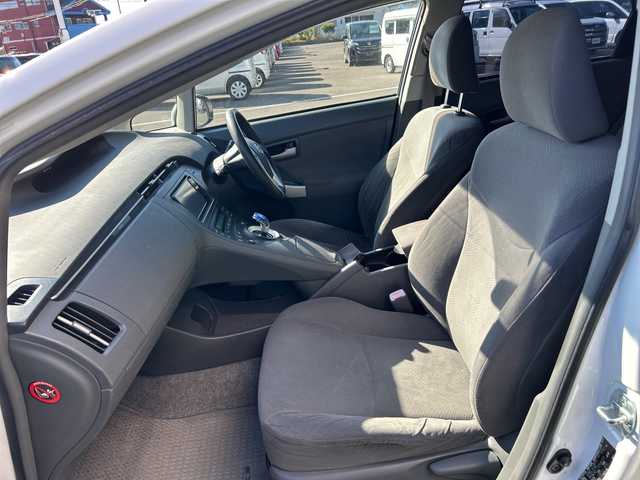 トヨタ プリウス S 鹿児島県 2010(平22)年 17.9万km スーパーホワイトⅡ セーフティセンス/社外ナビ/　　CD/DVD/BT/ワンセグ/バックカメラ/社外15インチアルミホイール/ステアリングスイッチ/アイドリングストップ/ISOFIX/スマートキー/ETC