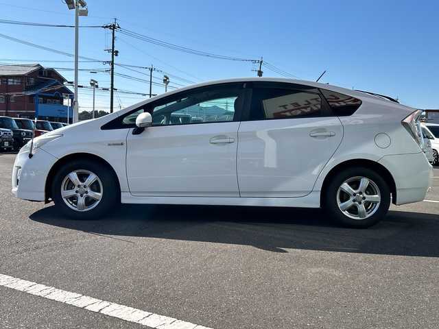 トヨタ プリウス S 鹿児島県 2010(平22)年 17.9万km スーパーホワイトⅡ セーフティセンス/社外ナビ/　　CD/DVD/BT/ワンセグ/バックカメラ/社外15インチアルミホイール/ステアリングスイッチ/アイドリングストップ/ISOFIX/スマートキー/ETC