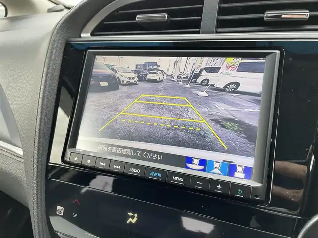 ホンダ シャトル ハイブリッド X ホンダセンシング 千葉県 2019(令1)年 6.8万km プラチナホワイトパール ホンダセンシング/・衝突軽減ブレーキ/・レーンキープアシスト/・標識認識機能/・オートマチックハイビーム/・アダプティブクルーズコントロール/純正8インチSDナビ【VXM-195VFEi】/・CD/DVD/Bluetooth/フルセグ/バックカメラ/ハーフレザーシート/前席シートヒーター/スマートキー/パドルシフト/純正LEDヘッドライト/LEDフォグランプ/ビルトインETC/社外ドライブレコーダー/純正15インチアルミホイール/本革巻きステアリング/ドアバイザー/サイド＆カーテンエアバッグ/新車時保証書＆取扱説明書