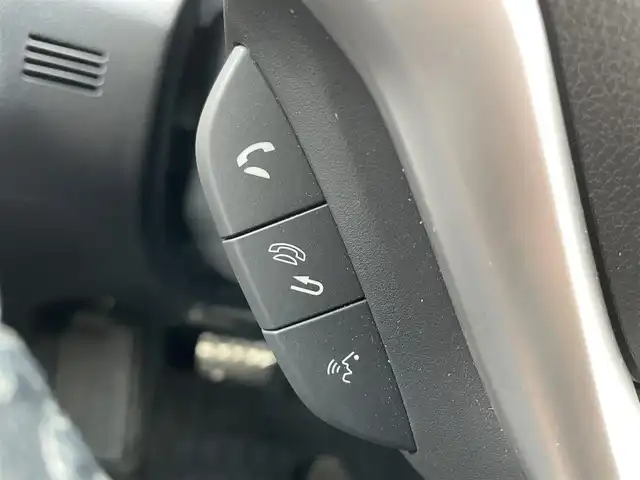 ホンダ シャトル ハイブリッド X ホンダセンシング 千葉県 2019(令1)年 6.8万km プラチナホワイトパール ホンダセンシング/・衝突軽減ブレーキ/・レーンキープアシスト/・標識認識機能/・オートマチックハイビーム/・アダプティブクルーズコントロール/純正8インチSDナビ【VXM-195VFEi】/・CD/DVD/Bluetooth/フルセグ/バックカメラ/ハーフレザーシート/前席シートヒーター/スマートキー/パドルシフト/純正LEDヘッドライト/LEDフォグランプ/ビルトインETC/社外ドライブレコーダー/純正15インチアルミホイール/本革巻きステアリング/ドアバイザー/サイド＆カーテンエアバッグ/新車時保証書＆取扱説明書